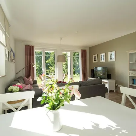 Appartementhaus Mit Meerblick Im Ostseebad Ho Willa Goehren (Ruegen)