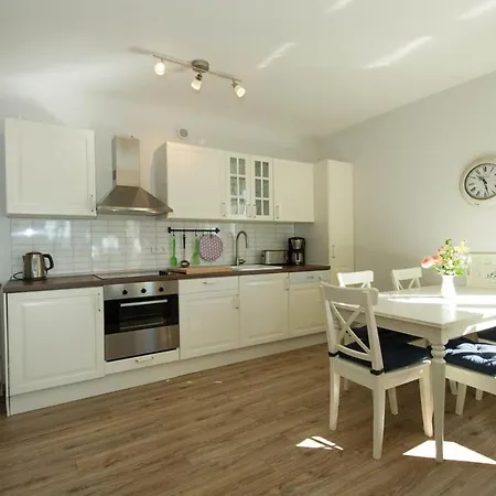 Willa Appartementhaus Mit Meerblick Im Ostseebad Ho