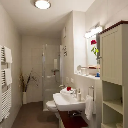 Appartementhaus Mit Meerblick Im Ostseebad Ho Willa