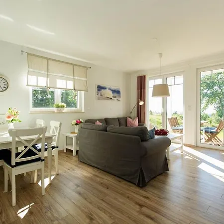 Villa Appartementhaus Mit Meerblick Im Ostseebad Goehren Ho