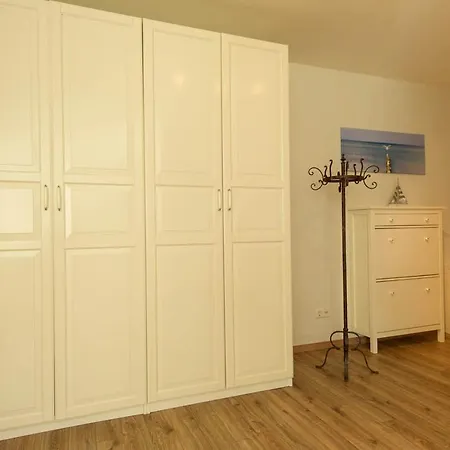 Appartementhaus Mit Meerblick Im Ostseebad Ho * Goehren (Ruegen)