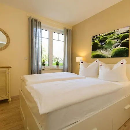 Appartementhaus Mit Meerblick Im Ostseebad Ho