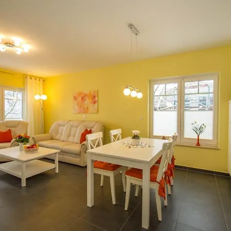 Appartementhaus Mit Meerblick Im Ostseebad Goehren Ho Villa *
