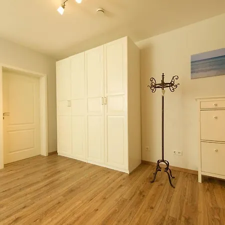 Appartementhaus Mit Meerblick Im Ostseebad Ho *