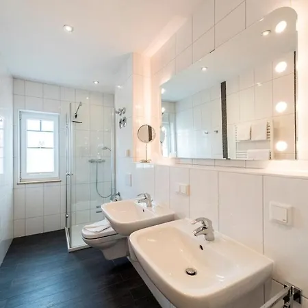 Appartementhaus Mit Meerblick Im Ostseebad Ho Willa Goehren (Ruegen)