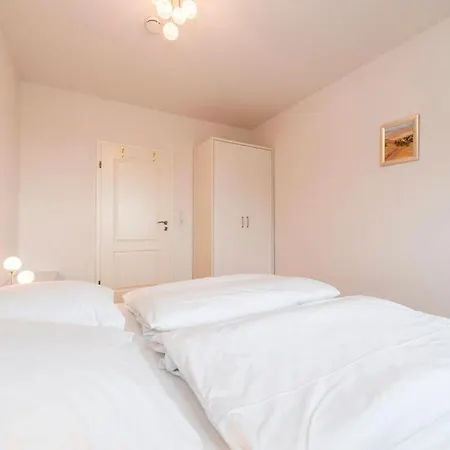 Appartementhaus Mit Meerblick Im Ostseebad Ho *