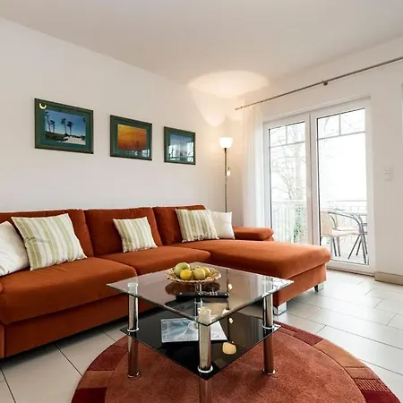 Appartementhaus Mit Meerblick Im Ostseebad Ho Goehren (Ruegen)