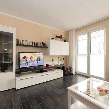 Appartementhaus Mit Meerblick Im Ostseebad Ho * Goehren (Ruegen)