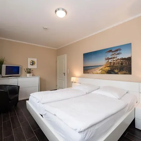 Appartementhaus Mit Meerblick Im Ostseebad Ho