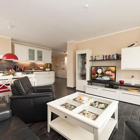 Appartementhaus Mit Meerblick Im Ostseebad Ho *