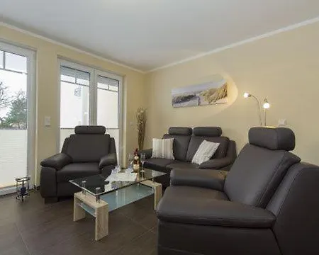 Willa Appartementhaus Mit Meerblick Im Ostseebad Ho