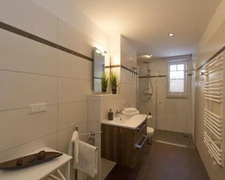 Willa Appartementhaus Mit Meerblick Im Ostseebad Ho