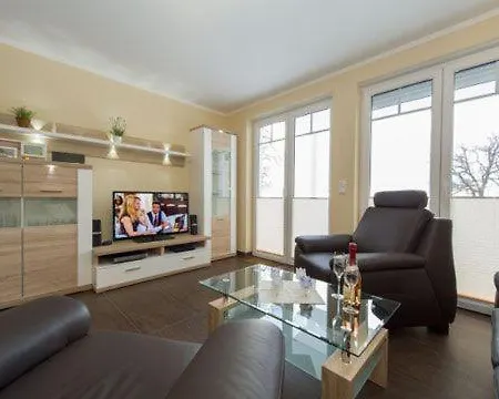 Appartementhaus Mit Meerblick Im Ostseebad Ho Willa Goehren (Ruegen)