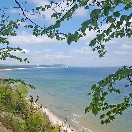Appartementhaus Mit Meerblick Im Ostseebad Ho * Goehren (Ruegen)