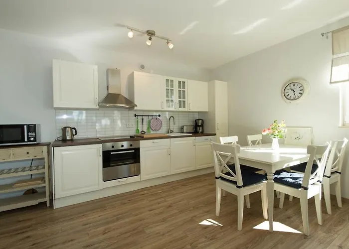 Вилла Appartementhaus Mit Meerblick Im Ostseebad Ho