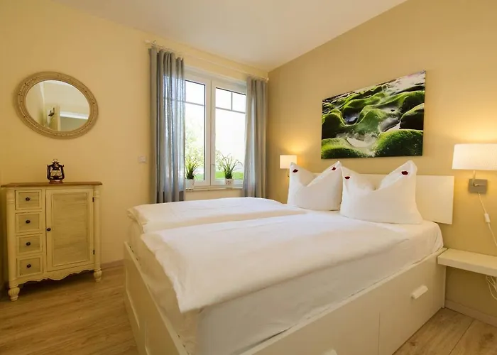 Appartementhaus Mit Meerblick Im Ostseebad Ho