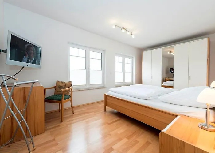 Вилла Appartementhaus Mit Meerblick Im Ostseebad Ho