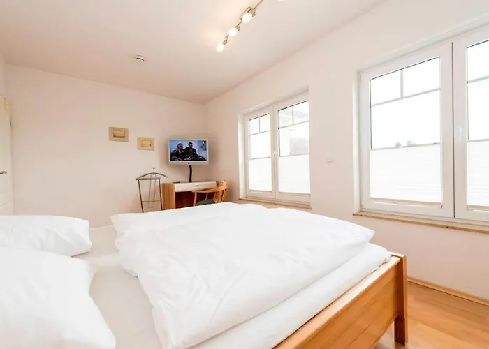 Appartementhaus Mit Meerblick Im Ostseebad Ho Гёрен