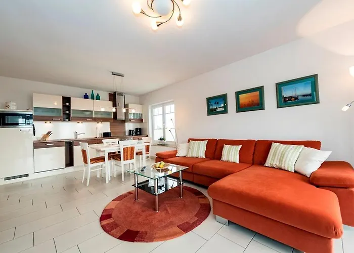 Appartementhaus Mit Meerblick Im Ostseebad Ho